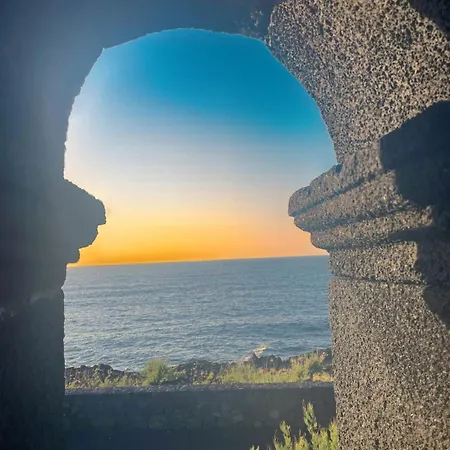 Welcome To Casa Fitz With Ocean Views And Air Conditioning