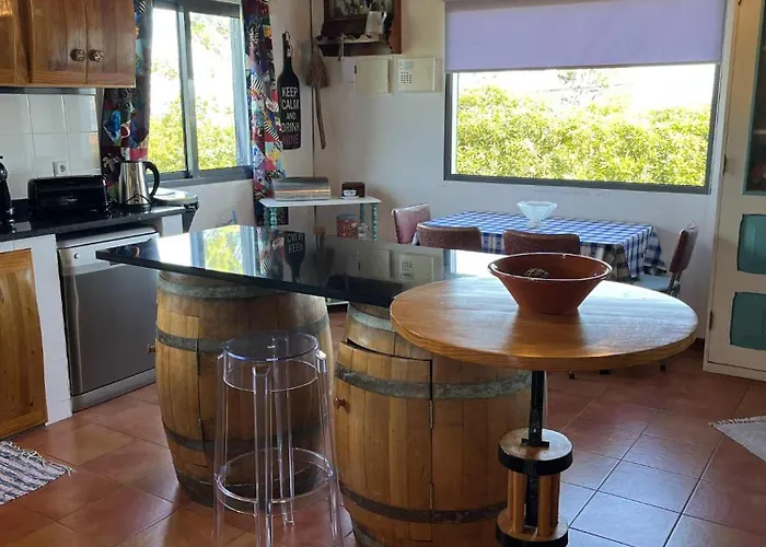 Welcome To Casa Fitz With Ocean Views And Air Conditioning